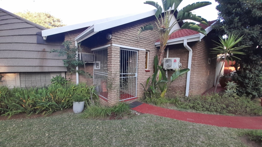 3 Bedroom Property for Sale in Geelhoutpark North West